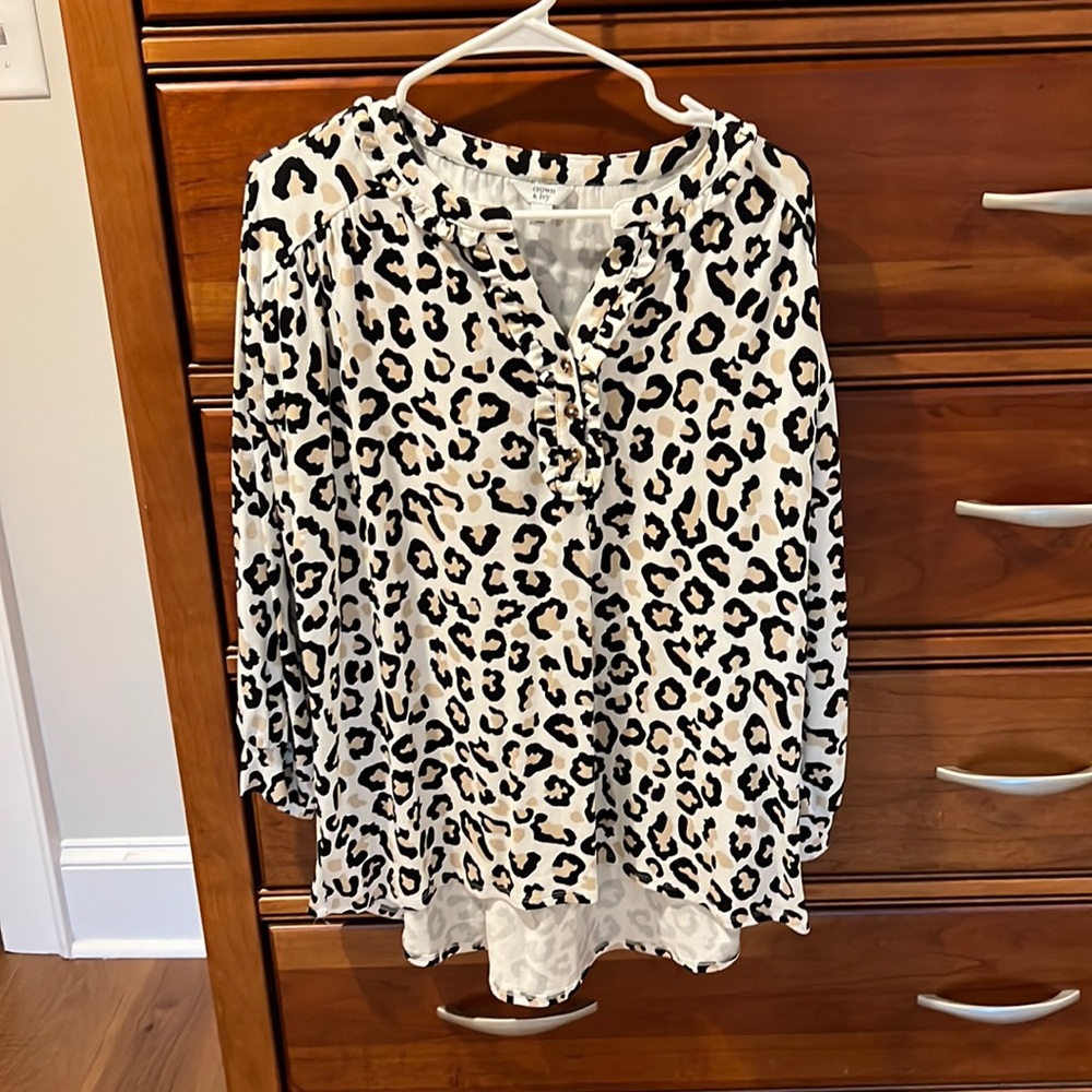 Crown and Ivy, XL, Paisley, excellent condition